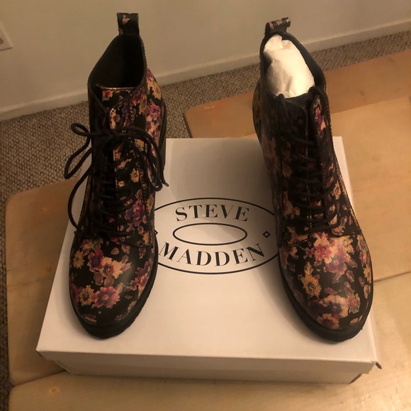 Brand new in box, Steve Madden floral lace up boots - Picture 2 of 7